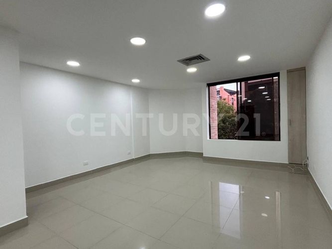 Oficina en arriendo en La Florida, Medellín, 40 m² · foto 2 de 13