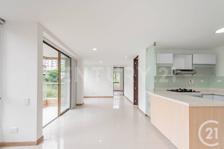 Apartamento de 2 alcobas en arriendo en Vía Las Palmas, Medellín, 72 m² · foto 2 de 21