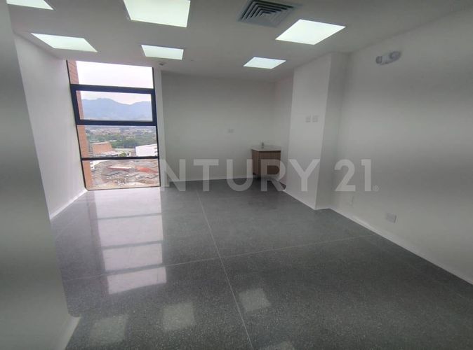 Consultorio en venta en Perpetuo Socorro, Medellín, 37 m² · foto 3 de 10