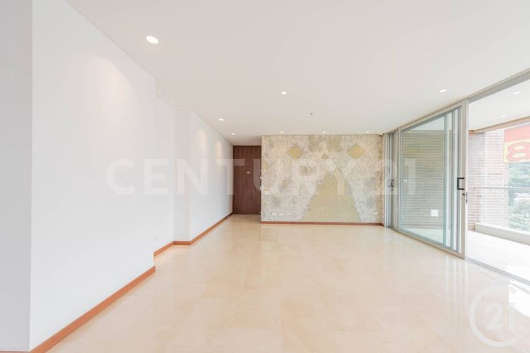 Apartamento de 4 alcobas en venta en Transversal Superior, Medellín, 200 m² · foto 2 de 23
