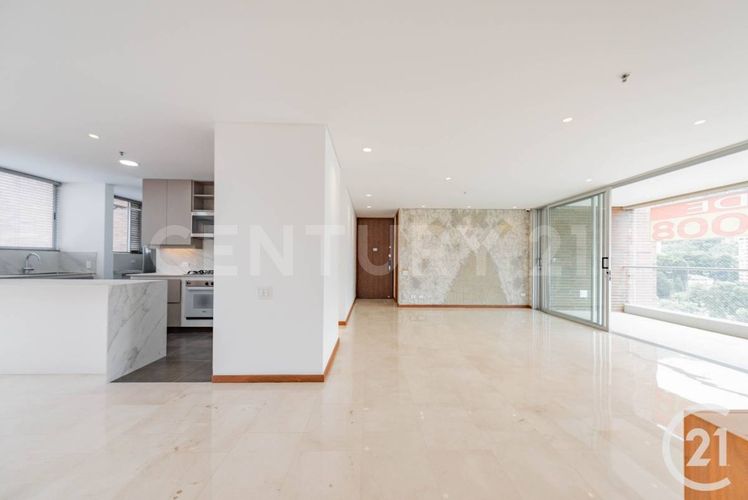 Apartamento de 4 alcobas en venta en Transversal Superior, Medellín, 200 m² · foto 3 de 23