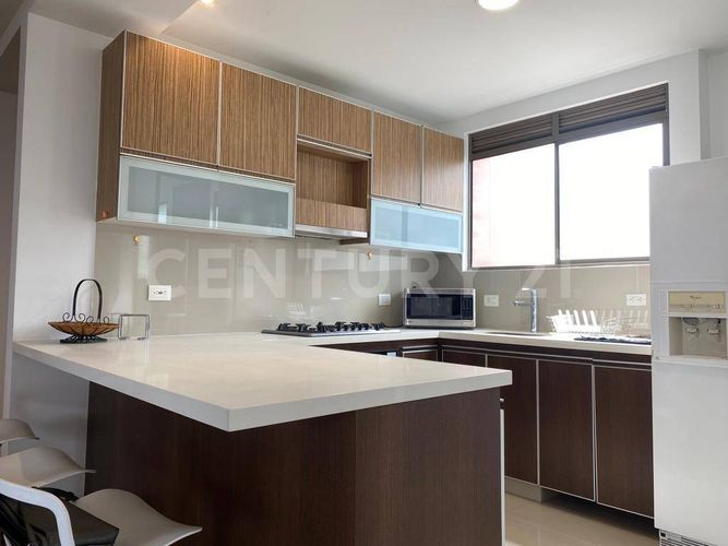 Apartamento de 3 alcobas en arriendo en Las Lomas No.2, Medellín, 150 m² · foto 2 de 15