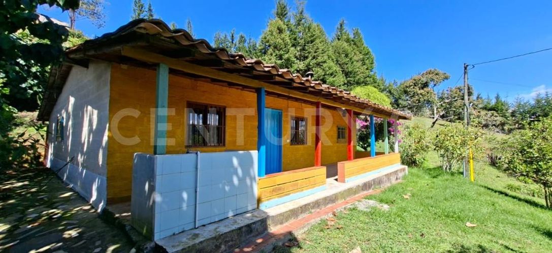 Finca en venta en La Mejia, Guarne, 120 m² · foto 2 de 16