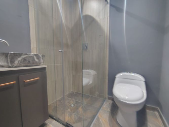 Oficina en arriendo en El Poblado, Medellín, 220 m² · foto 10 de 12