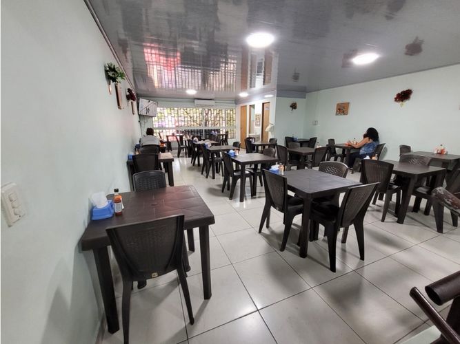 Local en venta en Centro Administrativo, Medellín, 170 m² · foto 2 de 5