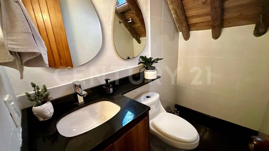 Casa de 5 alcobas en venta en Las Palmas, Envigado, 280 m² · foto 5 de 23