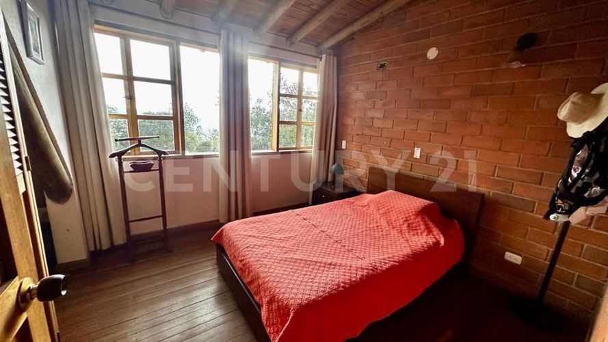 Casa de 5 alcobas en venta en Las Palmas, Envigado, 280 m² · foto 10 de 23
