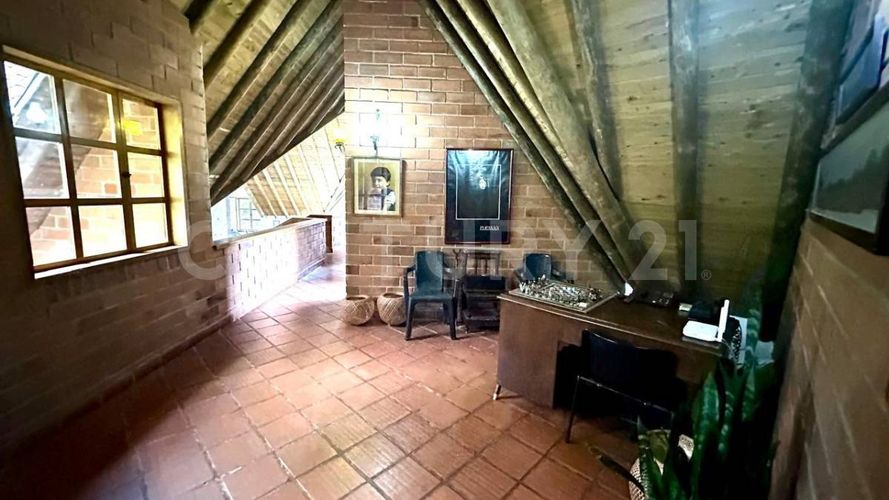 Casa de 5 alcobas en venta en Las Palmas, Envigado, 280 m² · foto 12 de 23