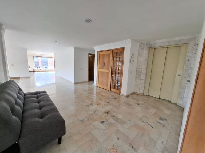 Casa de 3 alcobas en venta en El Virrey, Bogotá, 249 m² · foto 7 de 19