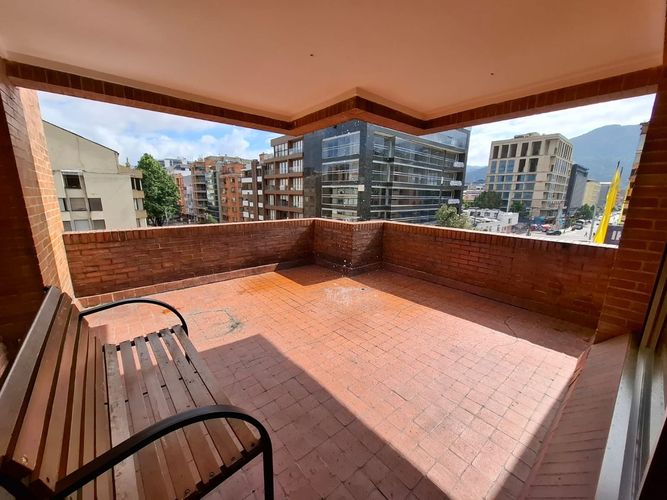 Casa de 3 alcobas en venta en El Virrey, Bogotá, 249 m² · foto 14 de 19