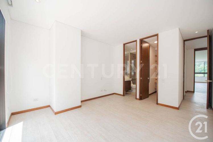Apartamento de 3 alcobas en venta en San Lucas, Medellín, 280 m² · foto 17 de 24