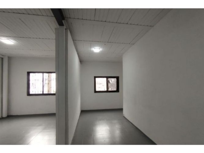 Bodega en venta en Cristo Rey, Medellín, 77 m² · foto 8 de 10