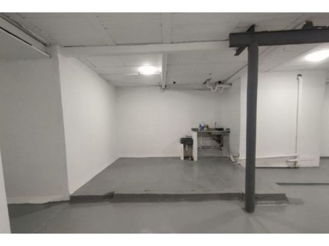 Bodega en venta en Cristo Rey, Medellín, 77 m² · foto 9 de 10
