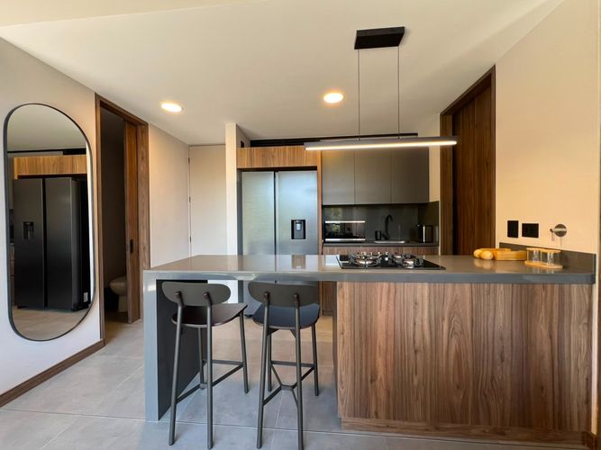 Apartamento de 2 alcobas en arriendo en El Poblado, Medellín, 84 m² · foto 2 de 11