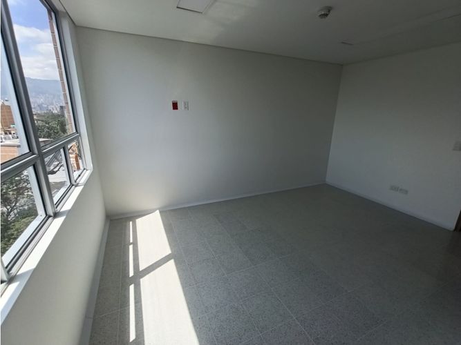 Consultorio en venta en Los Pinos, Medellín, 29 m² · foto 3 de 12