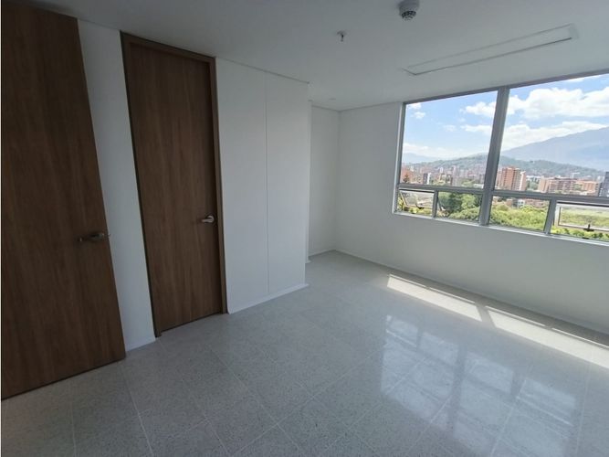 Consultorio en venta en Los Pinos, Medellín, 29 m² · foto 4 de 12