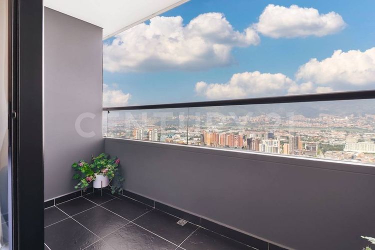 Apartamento de 3 alcobas en arriendo en Loma Del Indio, Medellín, 90 m² · foto 3 de 22