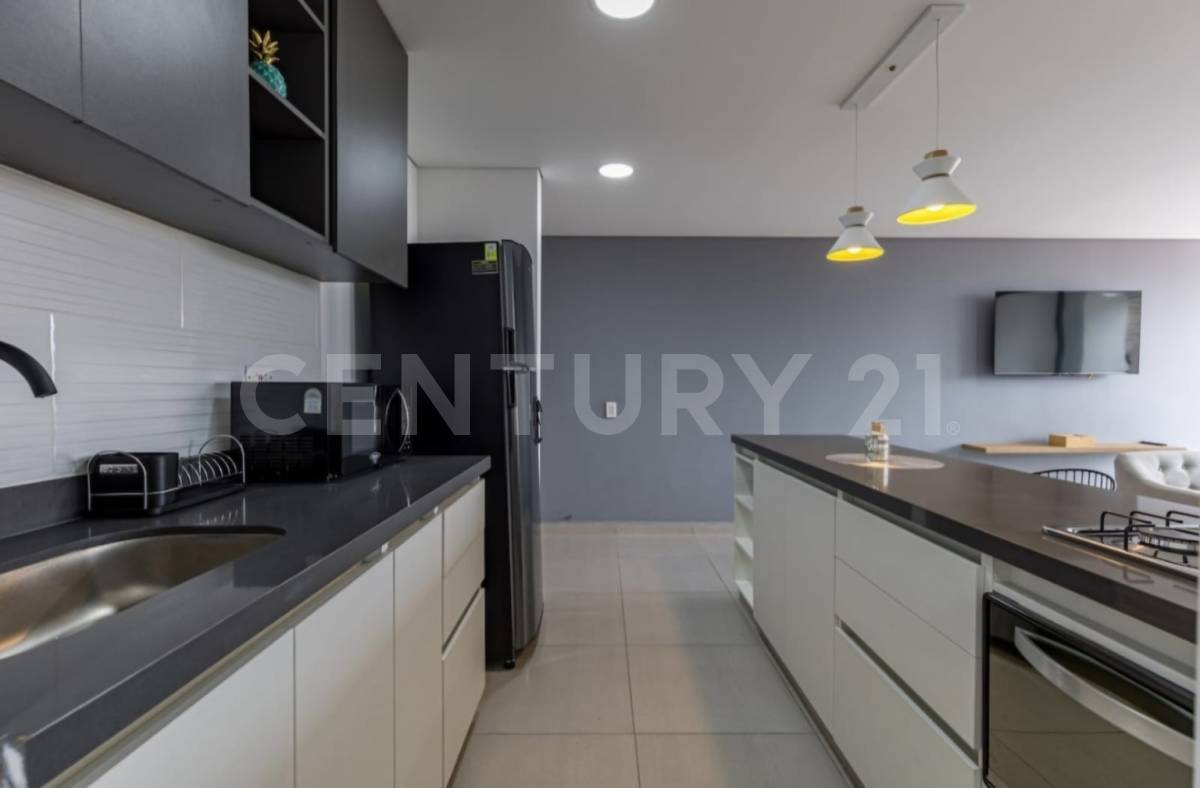 Apartamento en arriendo en Laureles, Medellín · foto 3 de 16