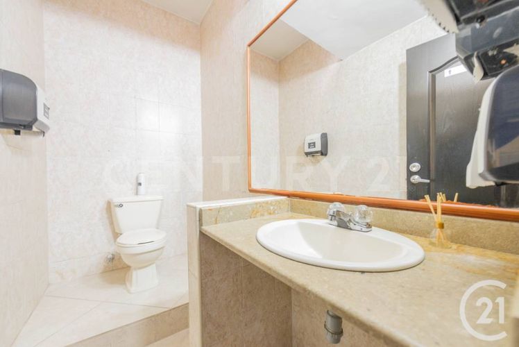 Oficina en arriendo en Las Lomas, Medellín, 420 m² · foto 19 de 23