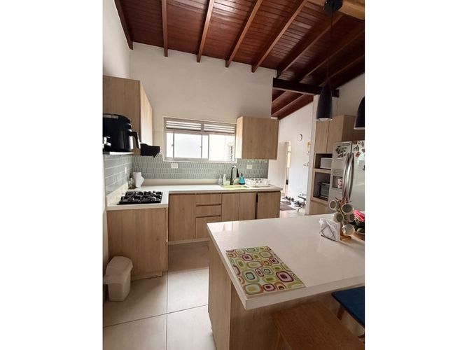 Casa de 4 alcobas en venta en Conquistadores, Medellín, 147 m² · foto 2 de 23