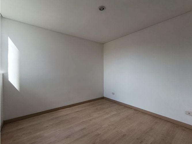Apartamento de 3 alcobas en venta en Vegas De San Jose, Sabaneta, 79 m² · foto 8 de 11