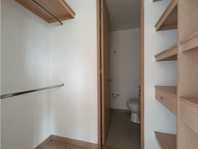 Apartamento de 3 alcobas en venta en Vegas De San Jose, Sabaneta, 79 m² · foto 10 de 11