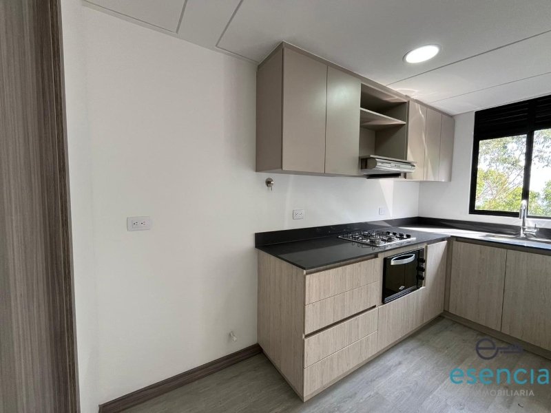 Apartamento en arriendo en Las Palmas, Medellín · foto 2 de 12