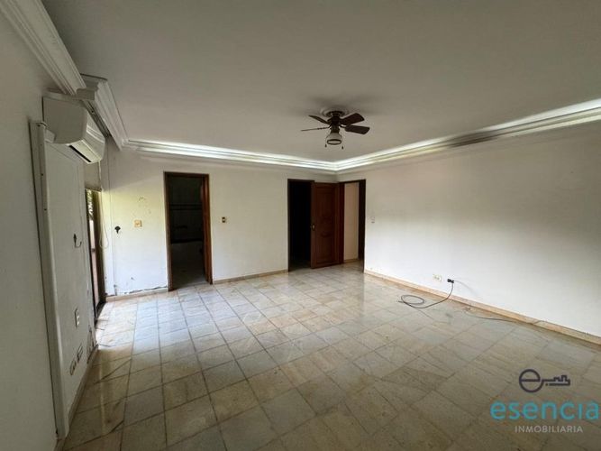 Apartamento de 4 alcobas en arriendo en El Diamante No. 2, Medellín, 272 m² · foto 3 de 14