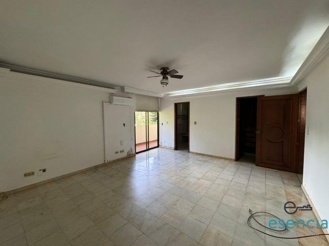 Apartamento de 4 alcobas en arriendo en El Diamante No. 2, Medellín, 272 m² · foto 4 de 14