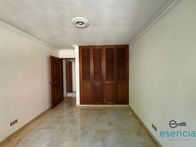 Apartamento de 4 alcobas en arriendo en El Diamante No. 2, Medellín, 272 m² · foto 8 de 14