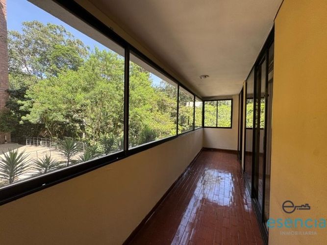 Apartamento de 4 alcobas en arriendo en El Diamante No. 2, Medellín, 272 m² · foto 10 de 14