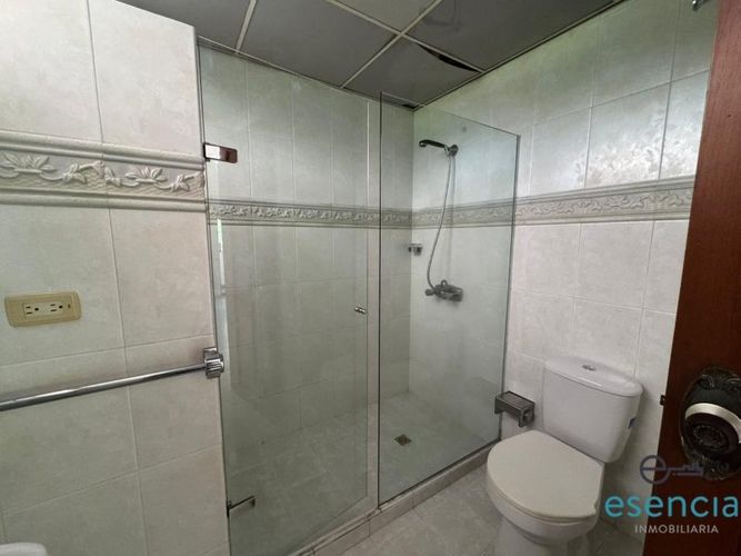 Apartamento de 4 alcobas en arriendo en El Diamante No. 2, Medellín, 272 m² · foto 11 de 14