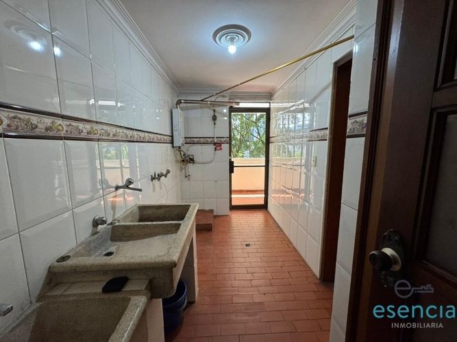 Apartamento de 4 alcobas en arriendo en El Diamante No. 2, Medellín, 272 m² · foto 12 de 14
