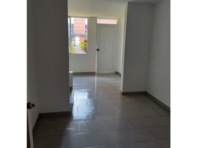 Casa de 3 alcobas en venta en Conjunto Residencial Zaragoza Ii, Madrid, 72 m² · foto 5 de 11
