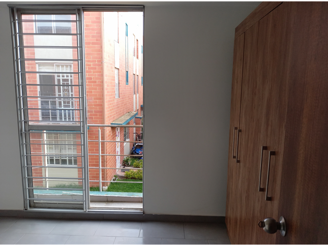 Casa de 3 alcobas en venta en Conjunto Residencial Zaragoza Ii, Madrid, 72 m² · foto 9 de 11