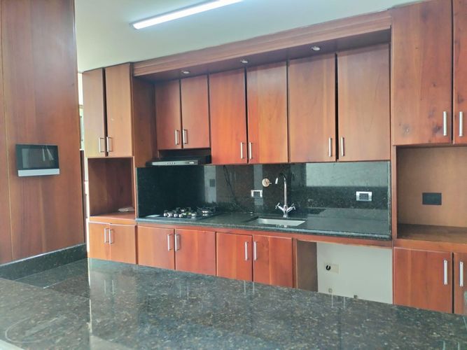 Apartamento de 3 alcobas en arriendo en El Poblado, Medellín, 184 m² · foto 7 de 18