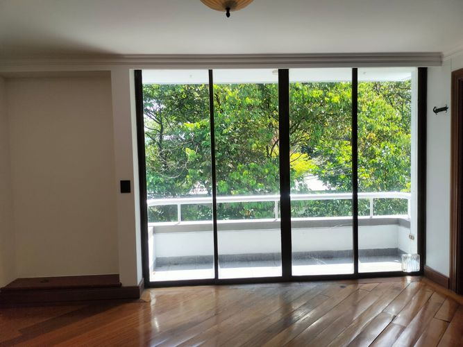 Apartamento de 3 alcobas en arriendo en El Poblado, Medellín, 184 m² · foto 5 de 18