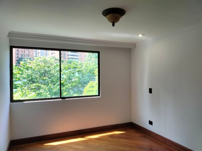 Apartamento de 3 alcobas en arriendo en El Poblado, Medellín, 184 m² · foto 15 de 18