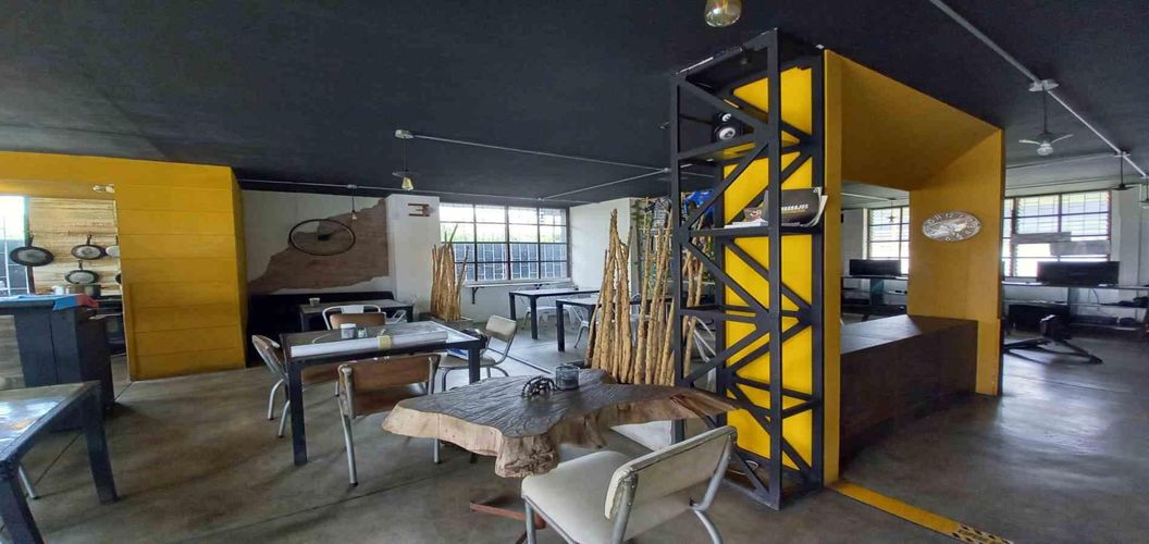 Local en venta en Via El Eden, Armenia, 102 m² · foto 2 de 11