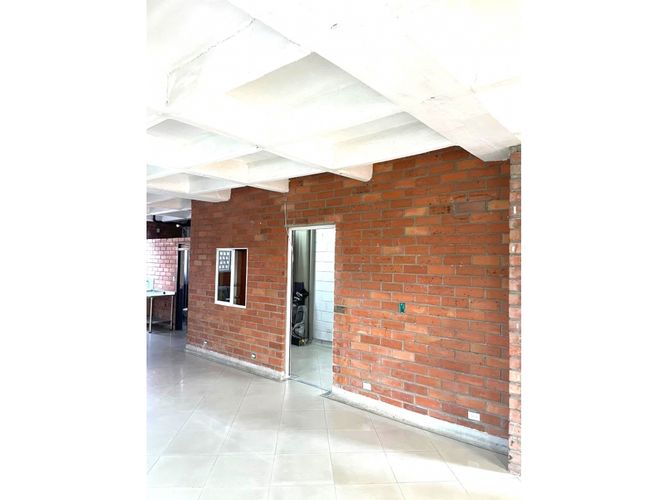 Bodega en arriendo en Santa Fe, Medellín, 100 m² · foto 3 de 7