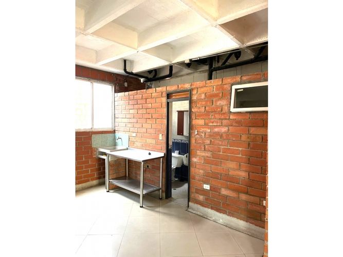 Bodega en arriendo en Santa Fe, Medellín, 100 m² · foto 4 de 7