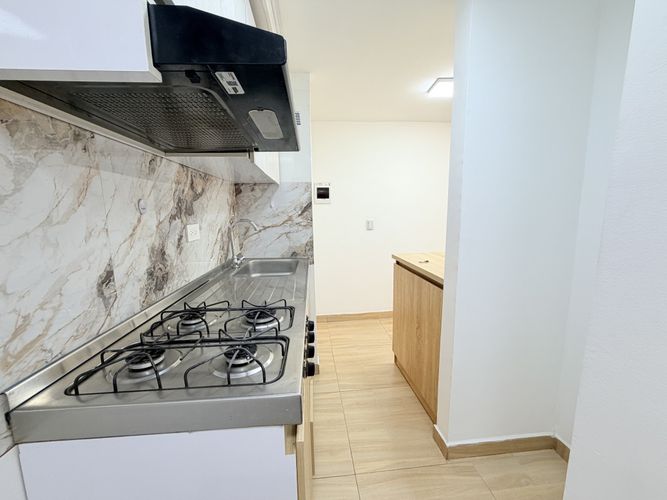 Apartamento de 2 alcobas en venta en Fac, Madrid, 42 m² · foto 2 de 20