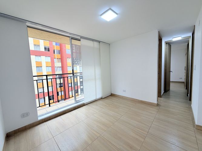 Apartamento de 2 alcobas en venta en Fac, Madrid, 42 m² · foto 3 de 20