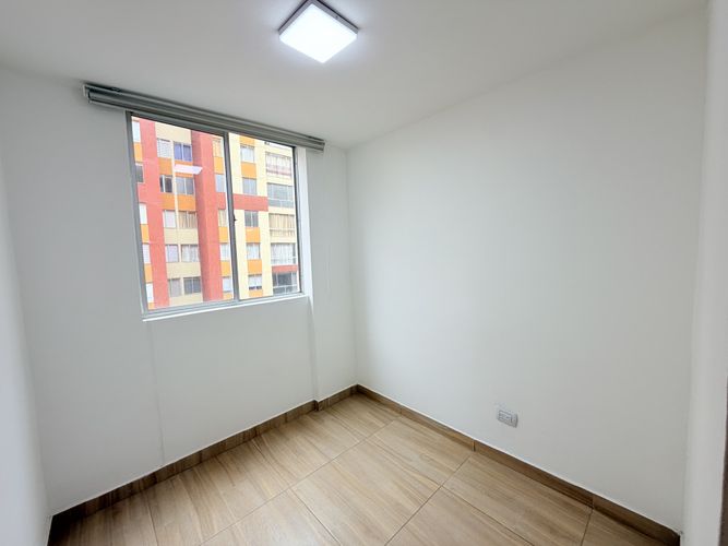 Apartamento de 2 alcobas en venta en Fac, Madrid, 42 m² · foto 12 de 20