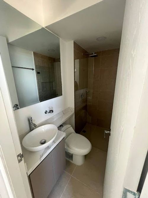 Apartamento de 2 alcobas en venta en Cuatro Esquinas, Rionegro, 51 m² · foto 3 de 16