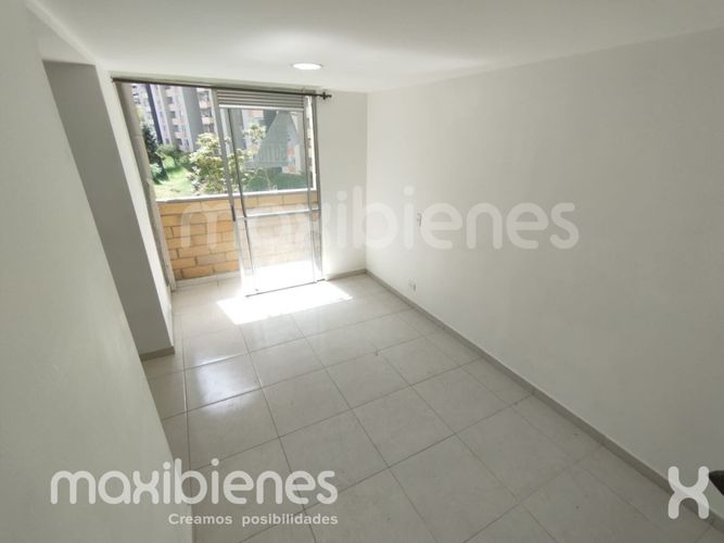 Apartamento de 3 alcobas en arriendo en Pajarito, Medellín, 53 m² · foto 5 de 12