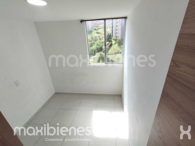 Apartamento de 3 alcobas en arriendo en Pajarito, Medellín, 53 m² · foto 9 de 12
