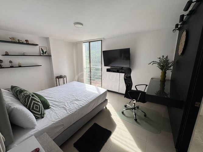 Apartamento de 3 alcobas en arriendo en Castropol, Medellín, 158 m² · foto 8 de 23