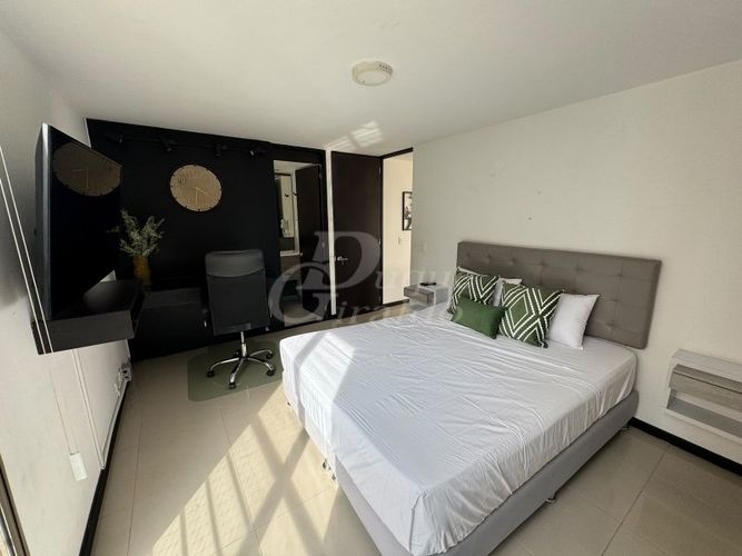 Apartamento de 3 alcobas en arriendo en Castropol, Medellín, 158 m² · foto 12 de 23