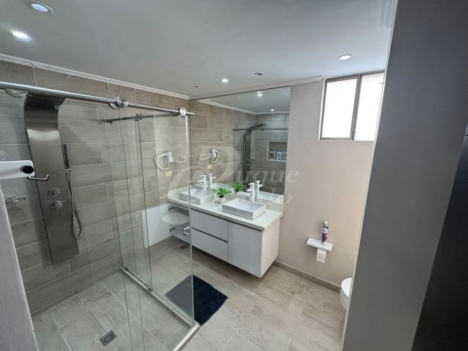 Apartamento de 3 alcobas en arriendo en Castropol, Medellín, 158 m² · foto 17 de 23